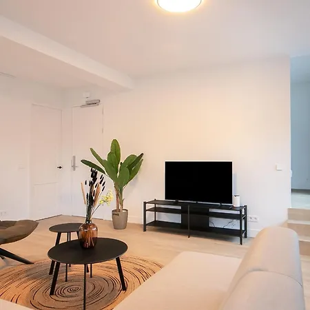 아파트 2 Bedroom In Center W Free Parking 로테르담