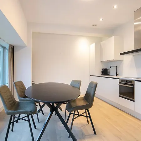 아파트 2 Bedroom In Center W Free Parking 로테르담