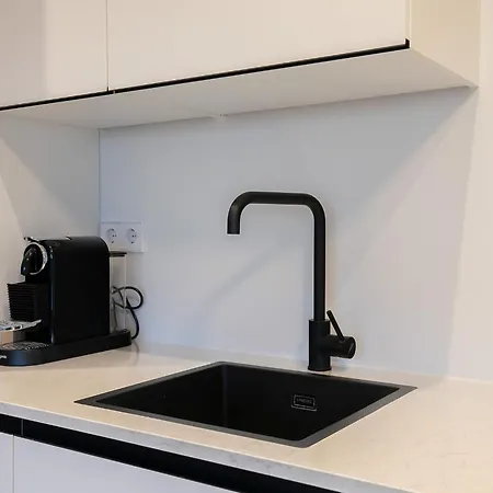 2 Bedroom In Center W Free Parking 아파트 *