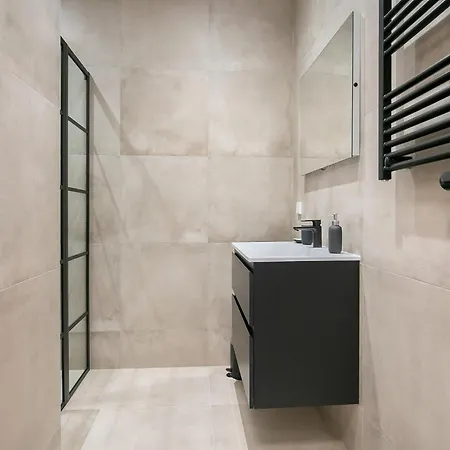 2 Bedroom In Center W Free Parking 로테르담